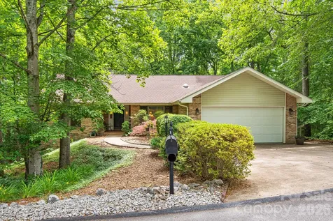 1851 Riverview Court Hendersonville NC 28739