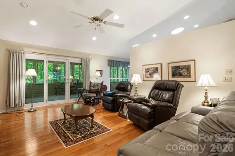 1851 Riverview Court Hendersonville NC 28739