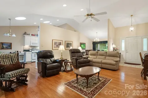 1851 Riverview Court Hendersonville NC 28739