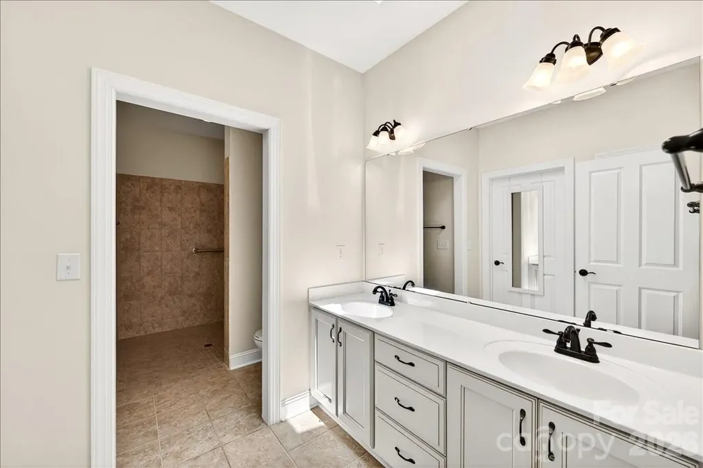 1012 Avalon Place Matthews NC 28104