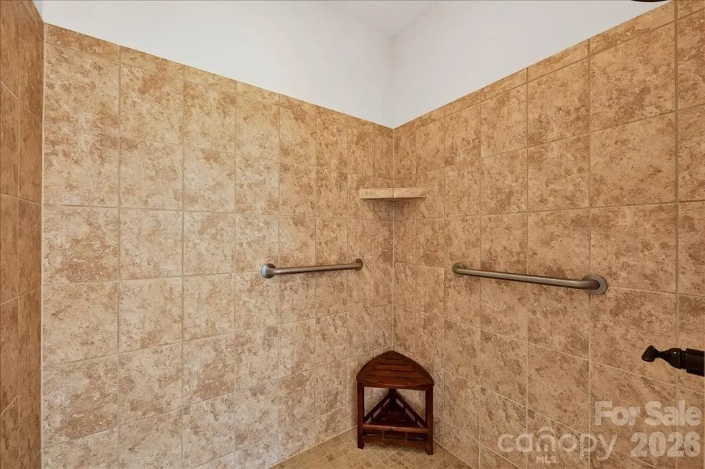 1012 Avalon Place Matthews NC 28104