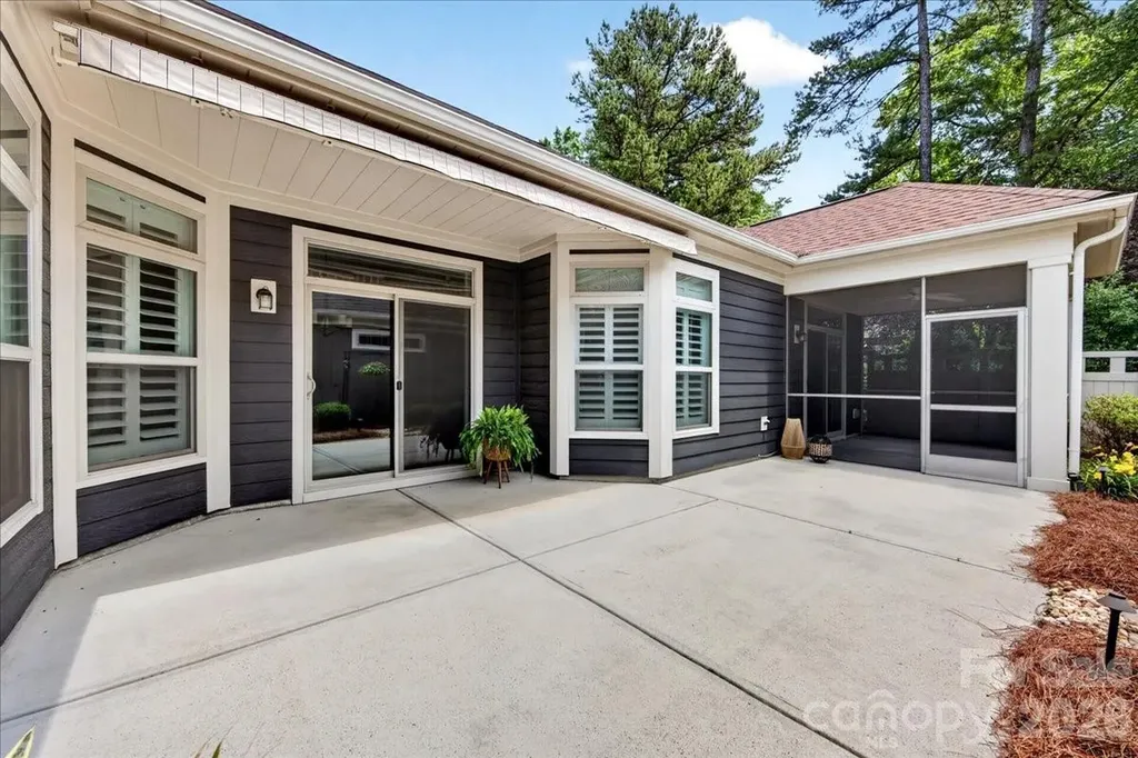 1012 Avalon Place Matthews NC 28104