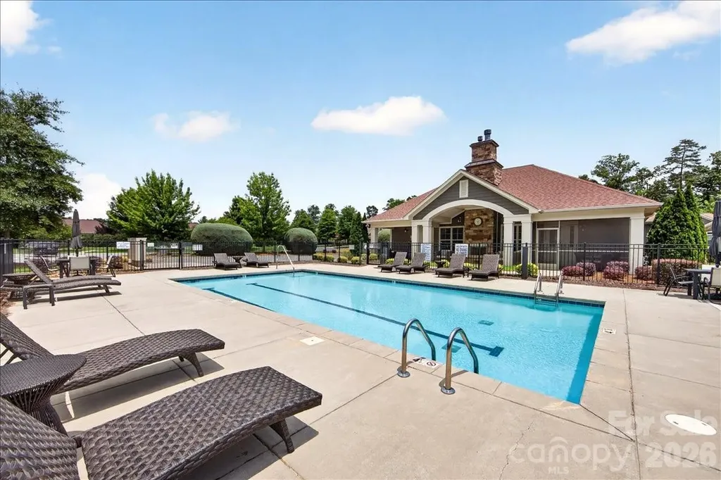 1012 Avalon Place Matthews NC 28104