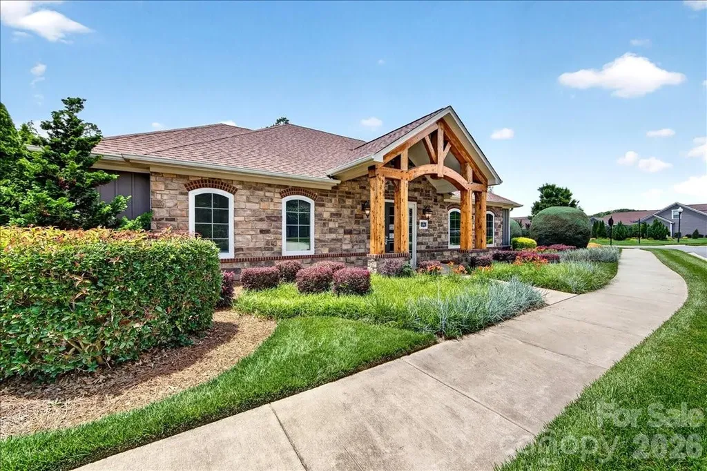 1012 Avalon Place Matthews NC 28104