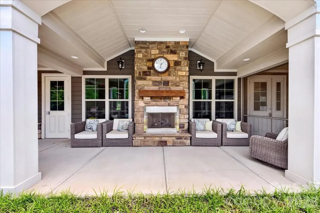 1012 Avalon Place Matthews NC 28104