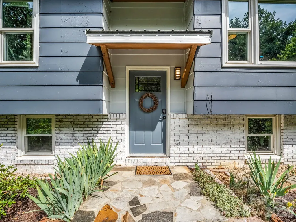 395 E Howard Street Tryon NC 28782