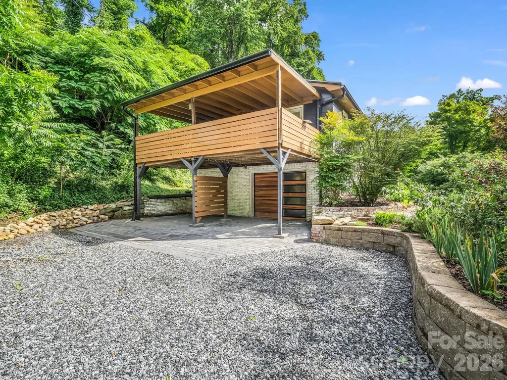 395 E Howard Street Tryon NC 28782