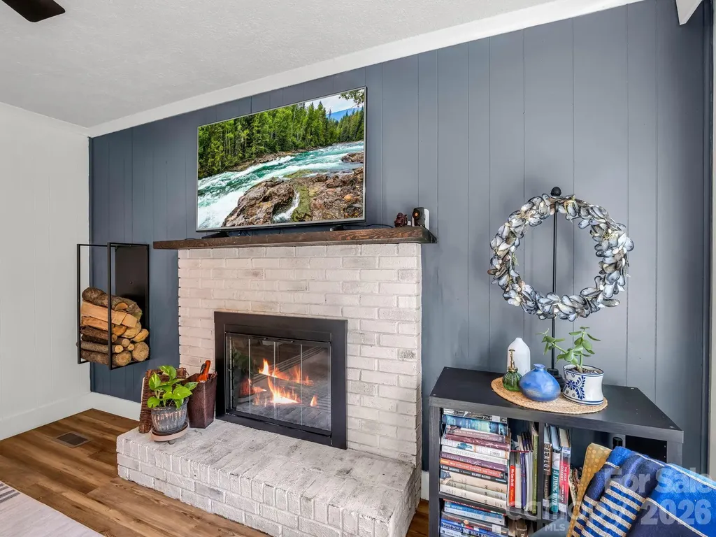395 E Howard Street Tryon NC 28782