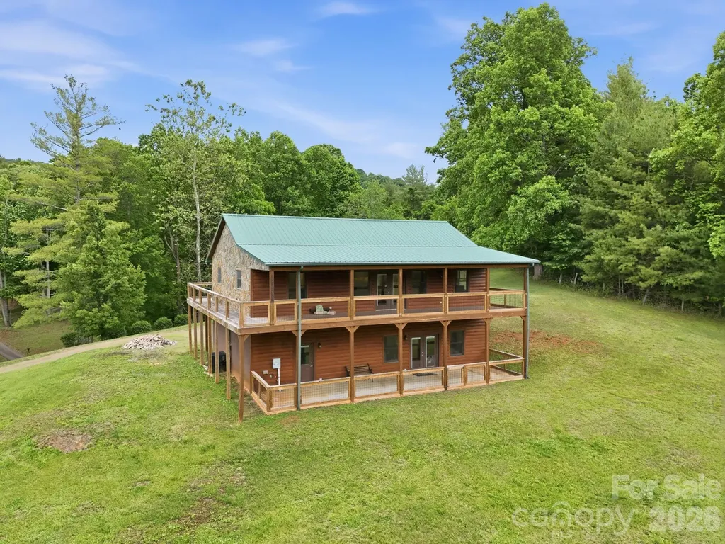 168 Barefoot Cove Burnsville NC 28714