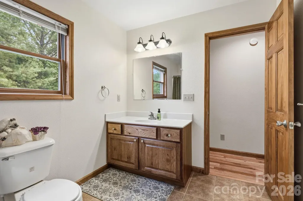 168 Barefoot Cove Burnsville NC 28714