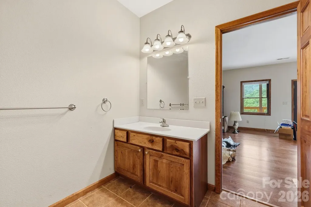168 Barefoot Cove Burnsville NC 28714