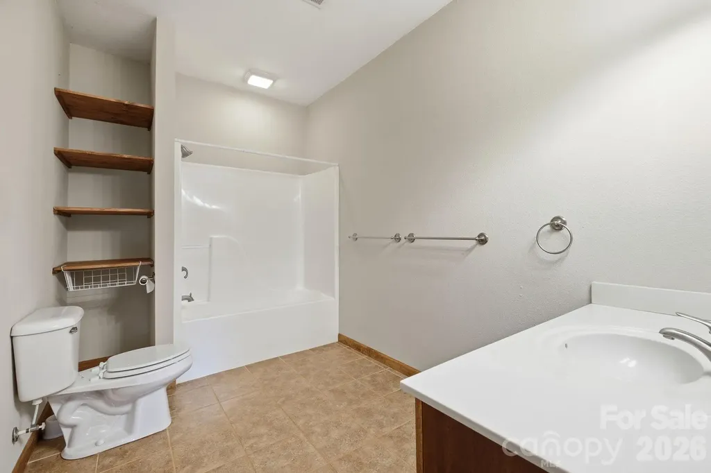 168 Barefoot Cove Burnsville NC 28714