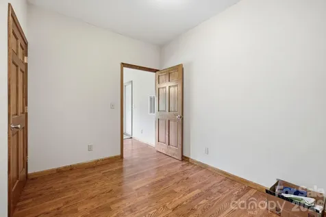 168 Barefoot Cove Burnsville NC 28714