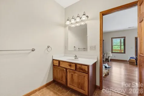 168 Barefoot Cove Burnsville NC 28714