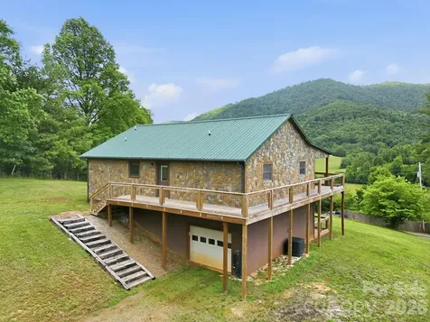 168 Barefoot Cove Burnsville NC 28714