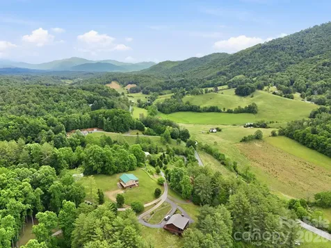168 Barefoot Cove Burnsville NC 28714