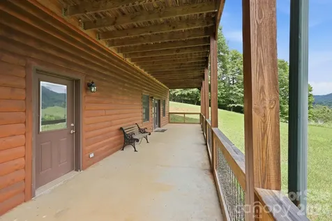 168 Barefoot Cove Burnsville NC 28714