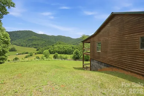 168 Barefoot Cove Burnsville NC 28714