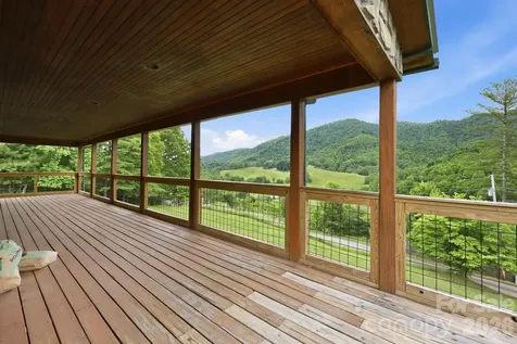 168 Barefoot Cove Burnsville NC 28714
