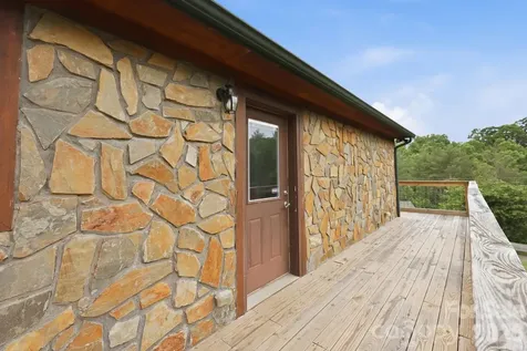 168 Barefoot Cove Burnsville NC 28714