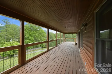 168 Barefoot Cove Burnsville NC 28714