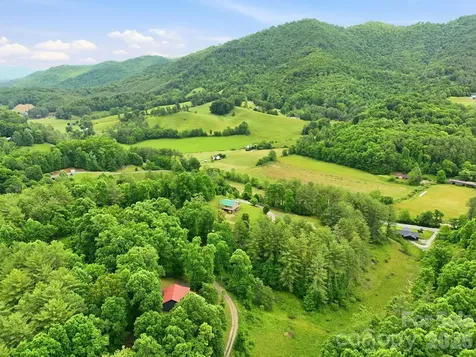 168 Barefoot Cove Burnsville NC 28714
