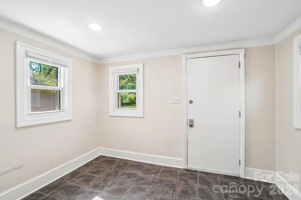 31 Clay Street Asheville NC 28806