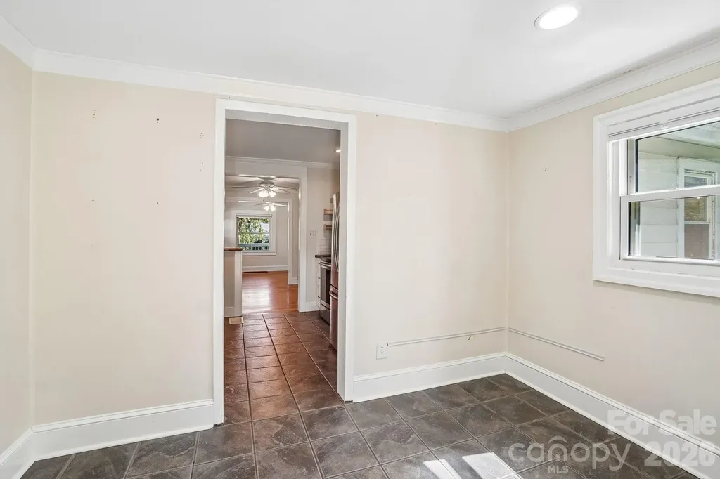 31 Clay Street Asheville NC 28806