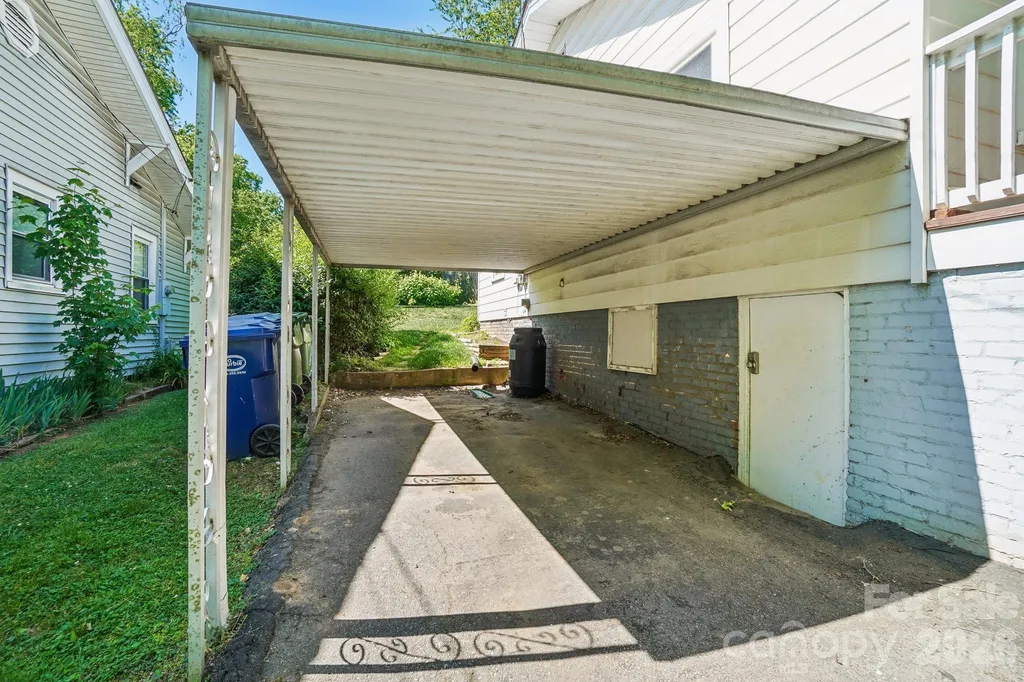 31 Clay Street Asheville NC 28806