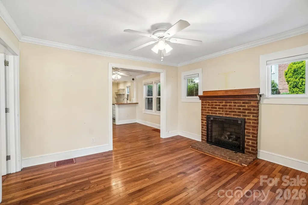 31 Clay Street Asheville NC 28806