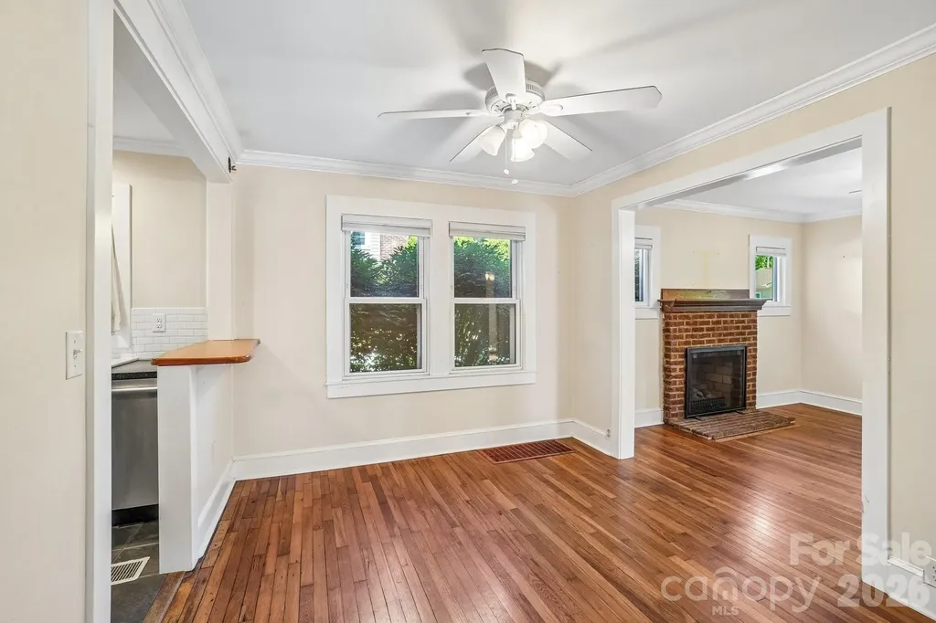 31 Clay Street Asheville NC 28806