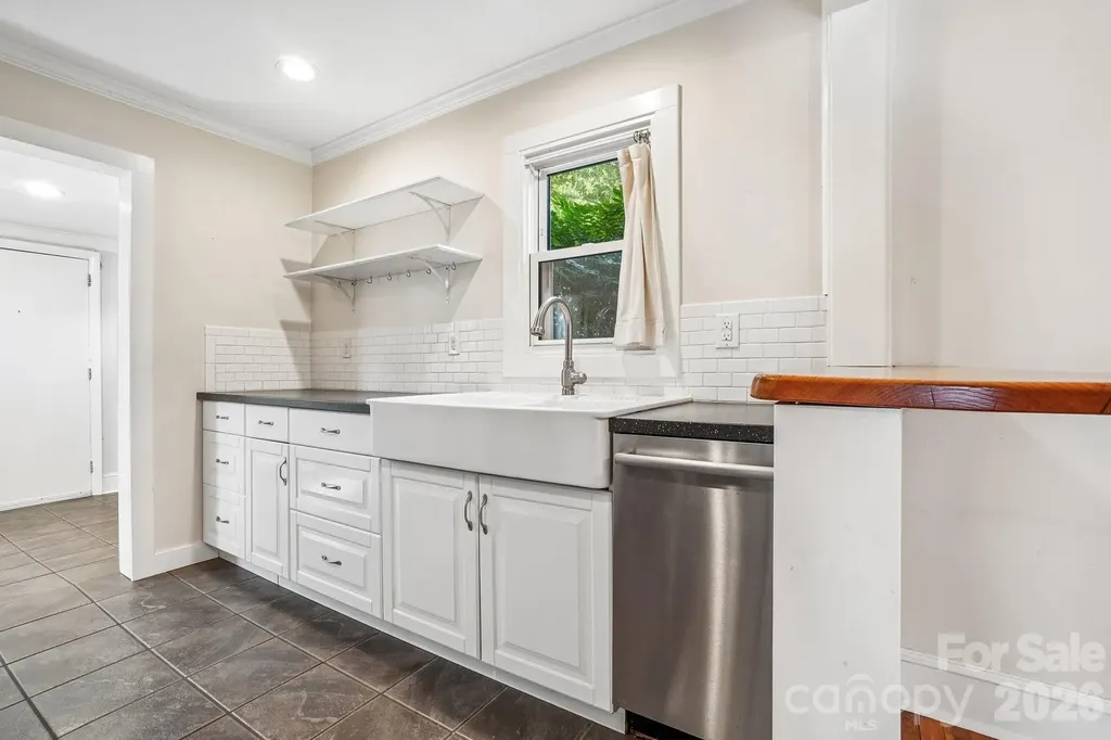 31 Clay Street Asheville NC 28806