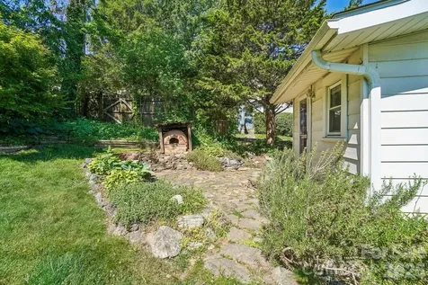31 Clay Street Asheville NC 28806