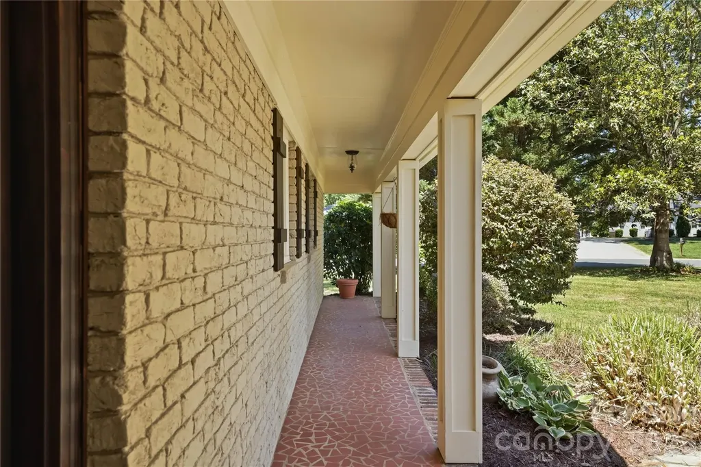 6014 Glenridge Road Charlotte NC 28211