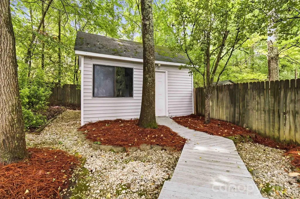 325 Enchanted Drive Matthews NC 28104