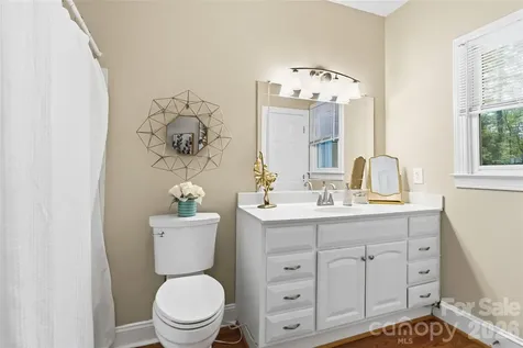 325 Enchanted Drive Matthews NC 28104