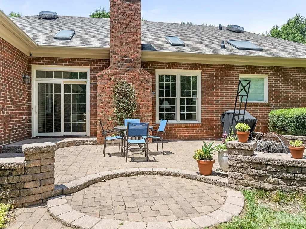 9627 Penshurst Trace Charlotte NC 28210