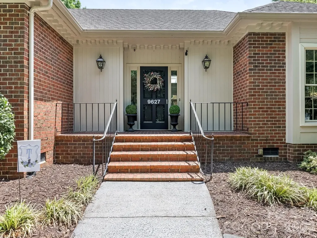 9627 Penshurst Trace Charlotte NC 28210
