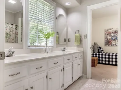 9627 Penshurst Trace Charlotte NC 28210