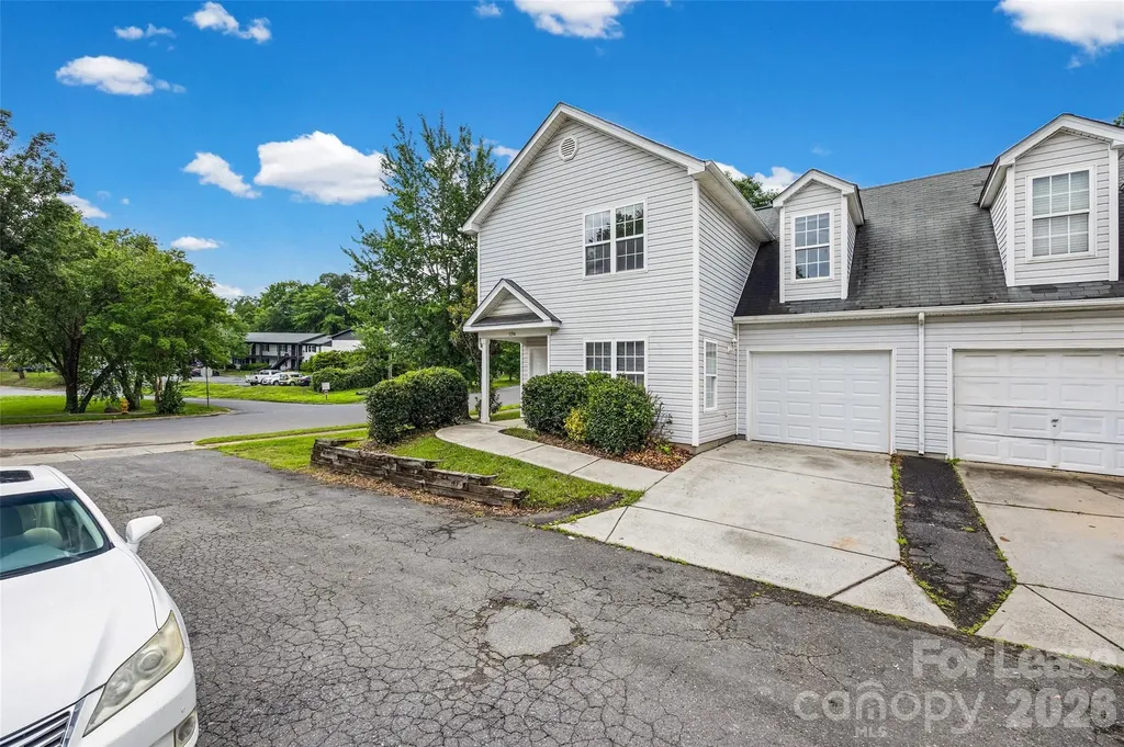 5194 Brooktree Drive Charlotte NC 28208