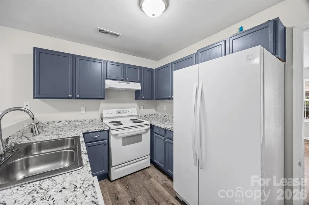 5194 Brooktree Drive Charlotte NC 28208