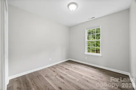 5194 Brooktree Drive Charlotte NC 28208