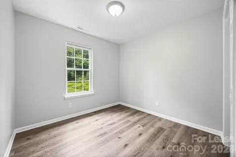 5194 Brooktree Drive Charlotte NC 28208