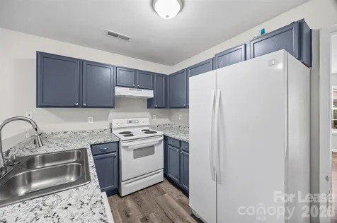 5194 Brooktree Drive Charlotte NC 28208