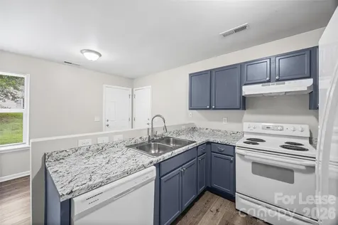 5194 Brooktree Drive Charlotte NC 28208