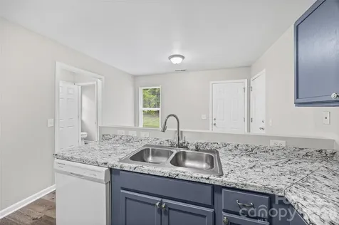 5194 Brooktree Drive Charlotte NC 28208
