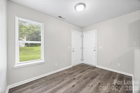 5194 Brooktree Drive Charlotte NC 28208