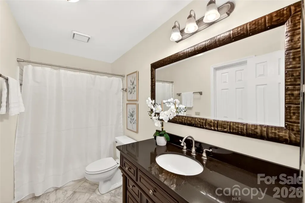 2715 Selwyn Avenue Charlotte NC 28209