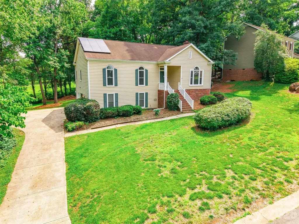 2001 Colony Hill Drive Charlotte NC 28214
