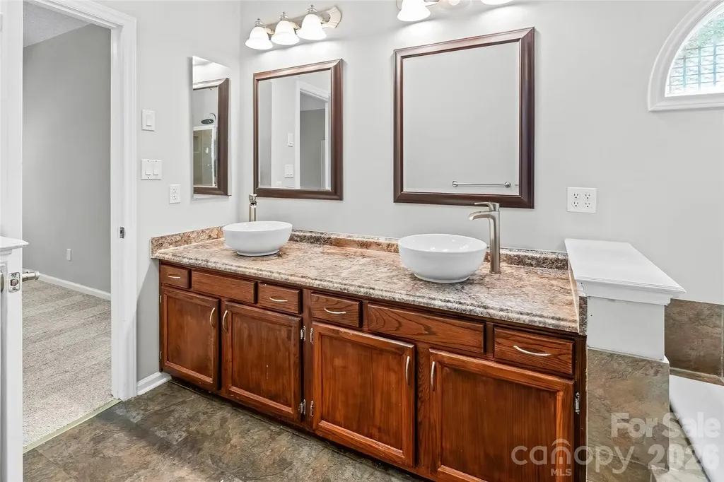 2001 Colony Hill Drive Charlotte NC 28214
